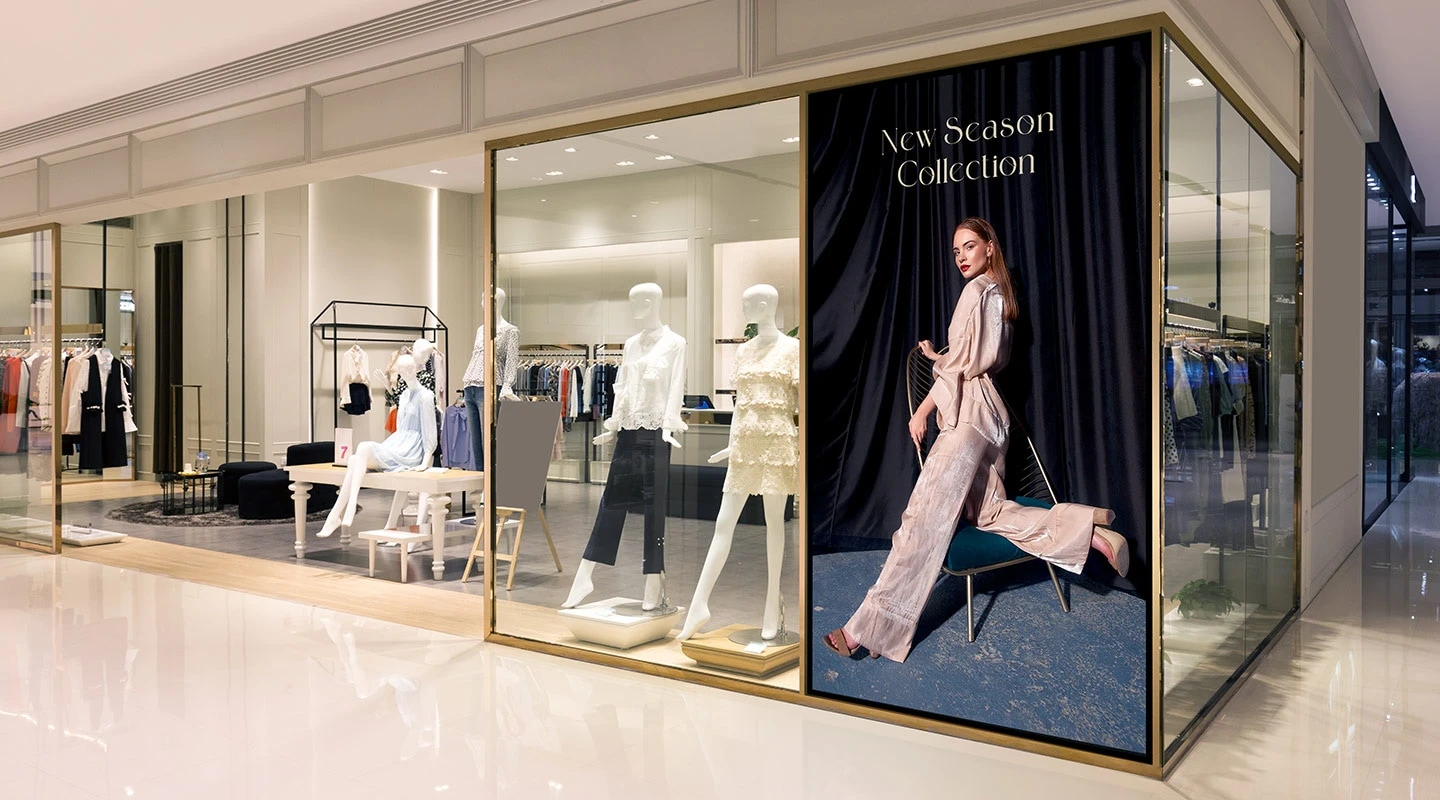 Scale up your business with a supersized screen